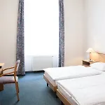 Hotel Ring 3*