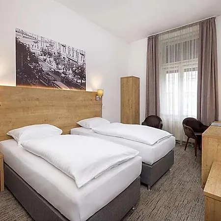 Hotel Ring 3*