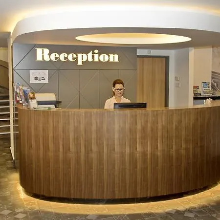 Hotel Ring