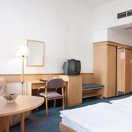 Hotel Ring 3*